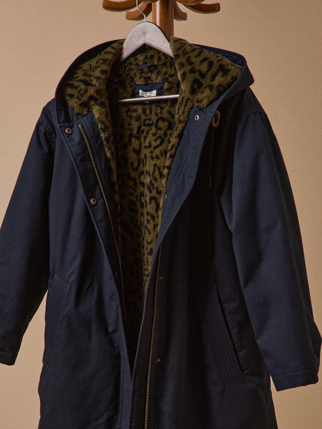 Women's mid-length parka with faux-fur lining - Image 7