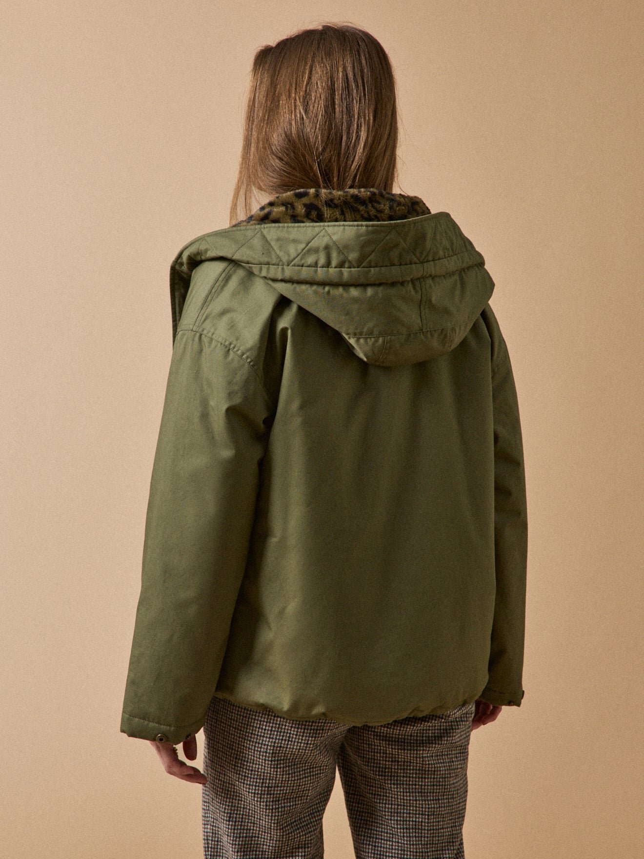 Women's short parka with faux-fur lining - Image 3