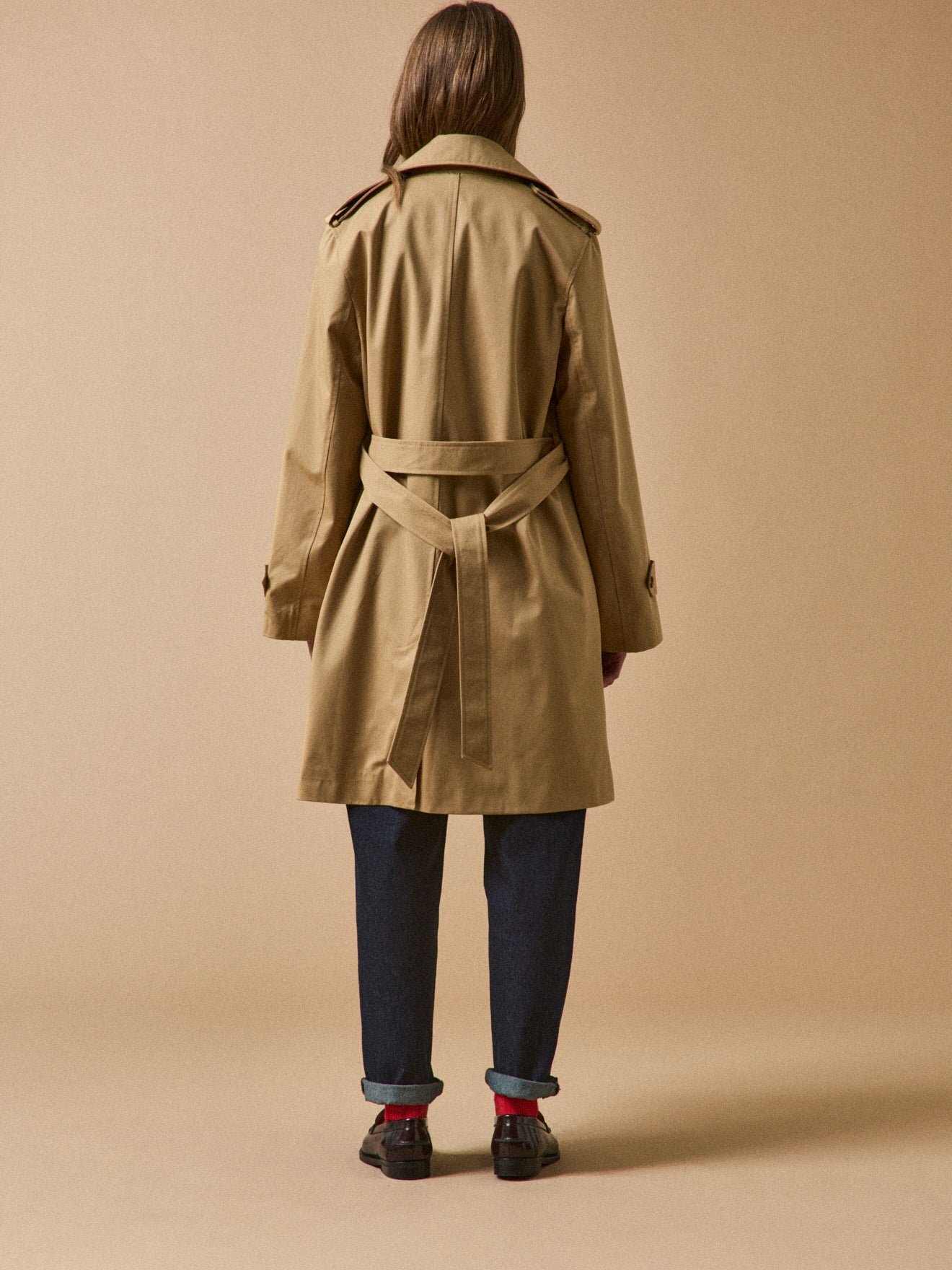 Women's long organic cotton trench coat with notched lapels - Image 3