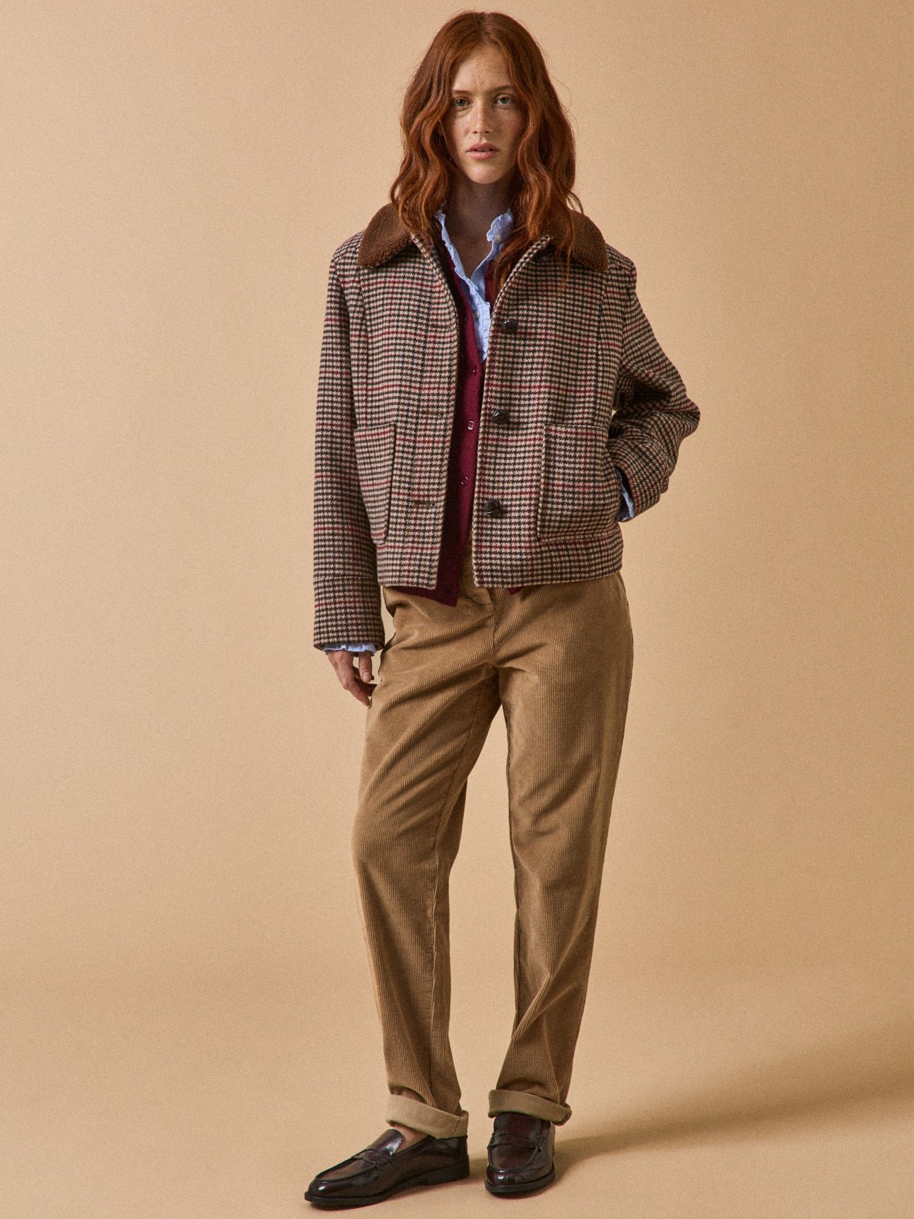 Women's short checked woolen coat with faux-fur lining - Image 7