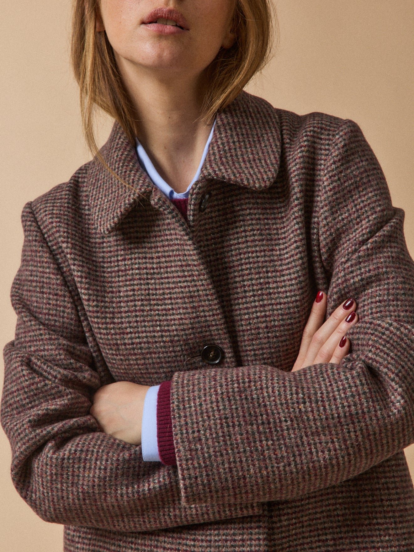 Women's short checked woolen coat - Image 4