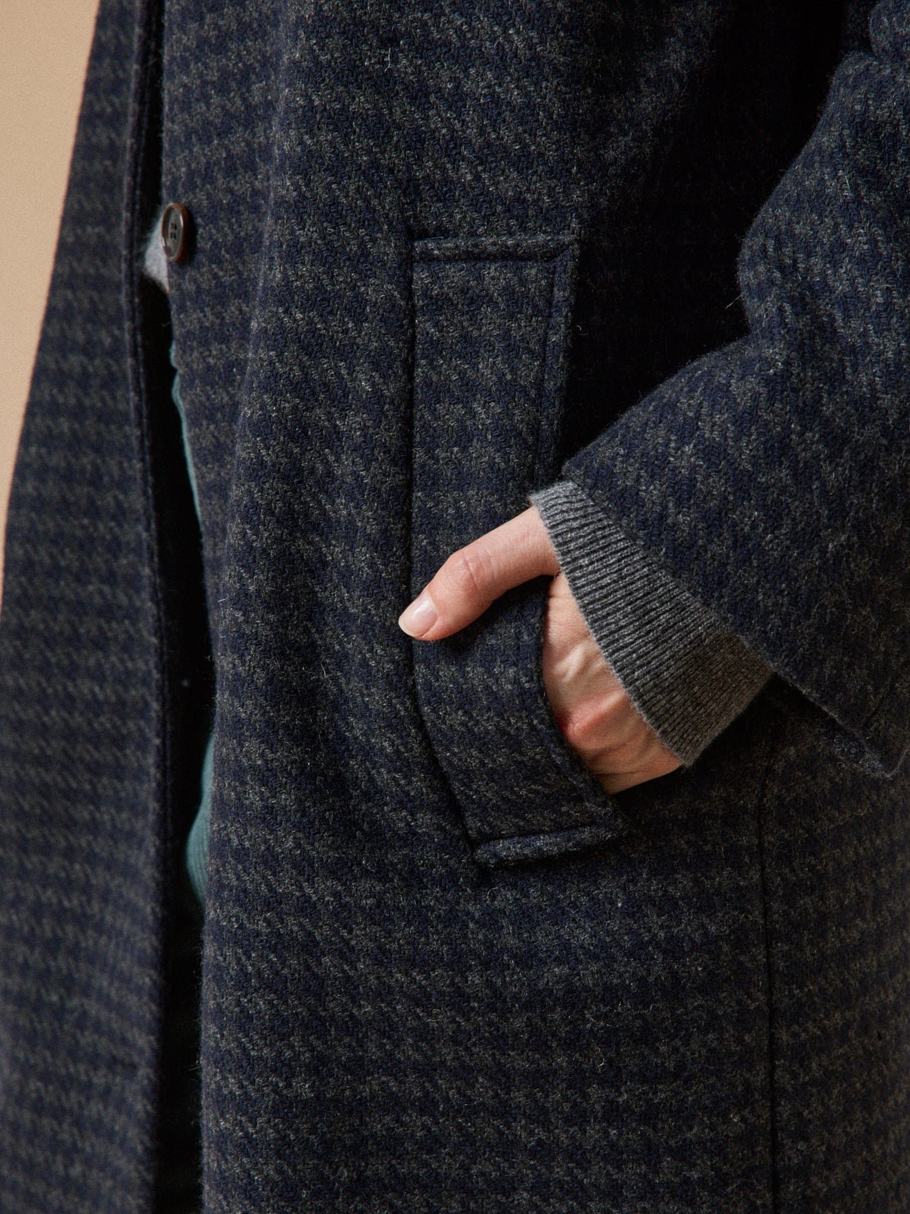 Women's woolen houndstooth coat - Image 5