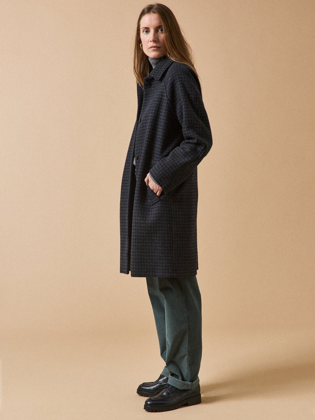 Women's woolen houndstooth coat - Image 2