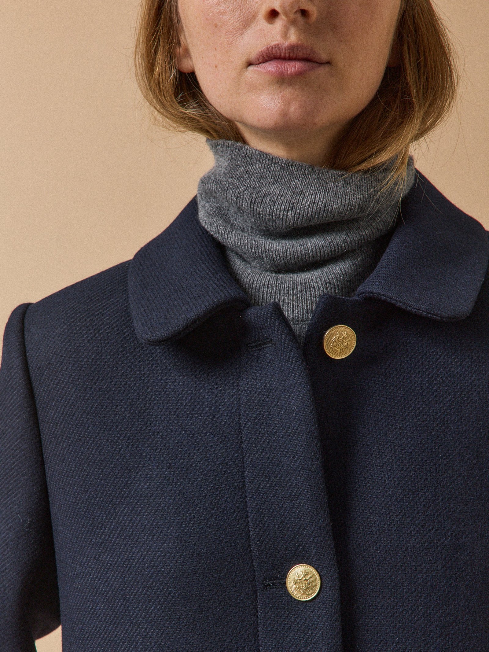 Women's plain short woolen coat - Image 4