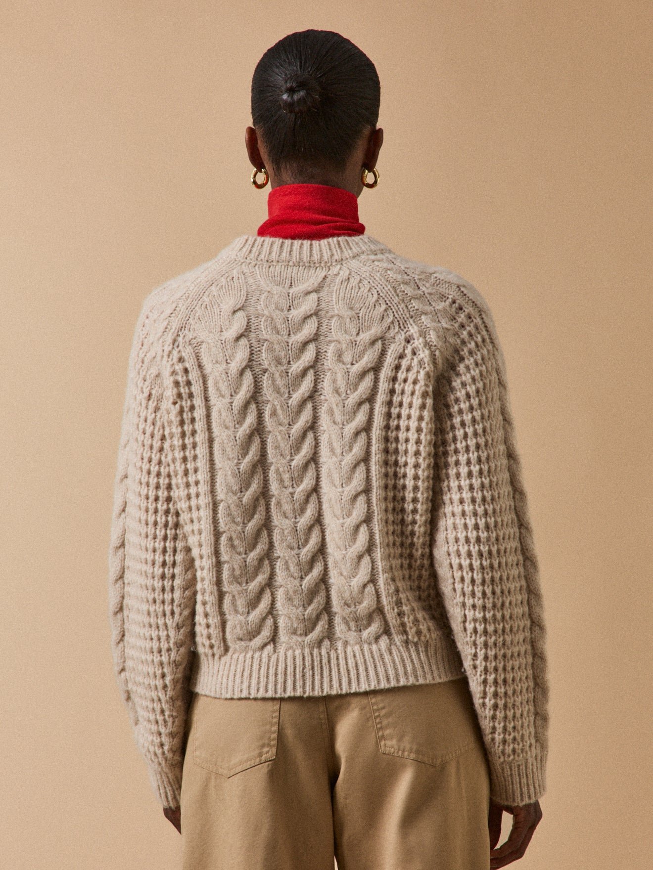 Women's merino wool blend cable-knit sweater - Image 2