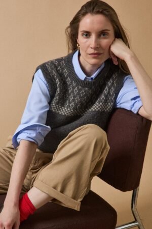 Women's sleeveless jacquard sweater in a mohair blend